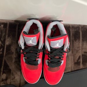 Jordan retro 4 ‘toro’